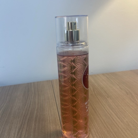 Bath & Body Works Winter Candy Apple Fine Fragrance Mist 8 oz 90% FULL Deer Bow - Picture 3 of 4